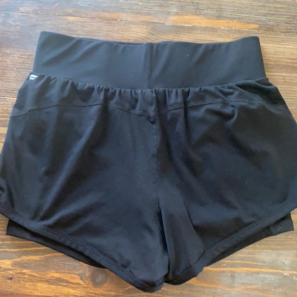 Fabletics shorts size small